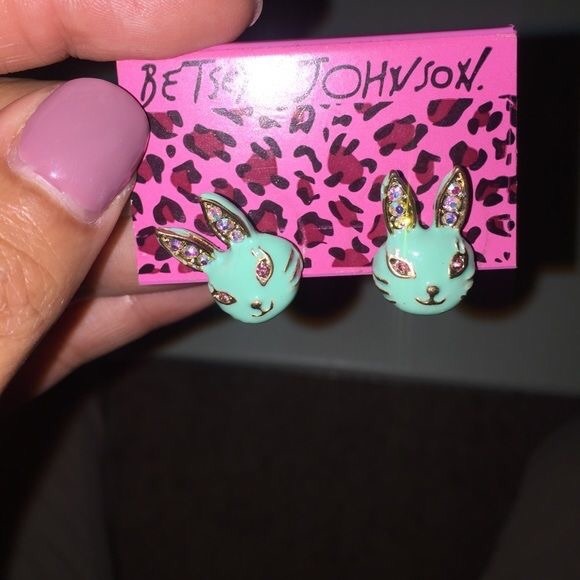 Bunny earrings 🐰 - Picture 3 of 5